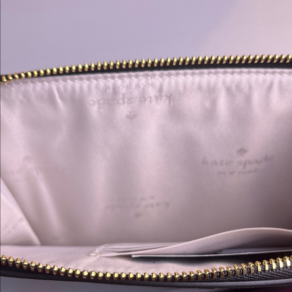 NWT Kate Spade Lucy Colorblock Embossed Ivory and Black Wristlet MSRP $149.00 - Picture 9 of 14